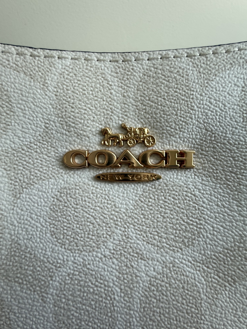 Coach White Teri Shoulder Bag in Signature Canvas - Picture 4 of 8